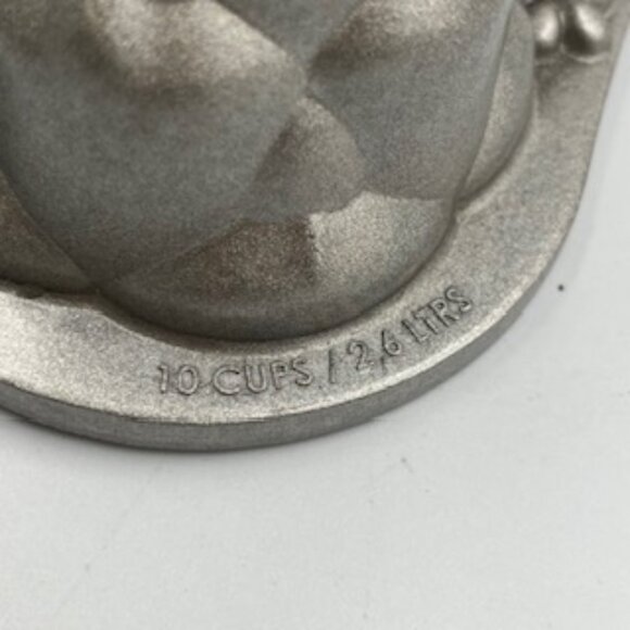 Nordic ware Castle Bundt Pan Cast Aluminum Non Stick 10 Cup Made USA - Picture 9 of 11